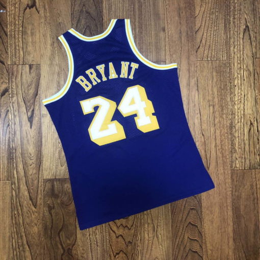 Kobe Bryant Los Angeles Lakers 2007-08 Mitchell & Ness Jersey - Purple 2