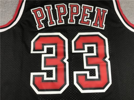 Scottie Pippen 33 Chicago Bulls Black Swingman Jersey