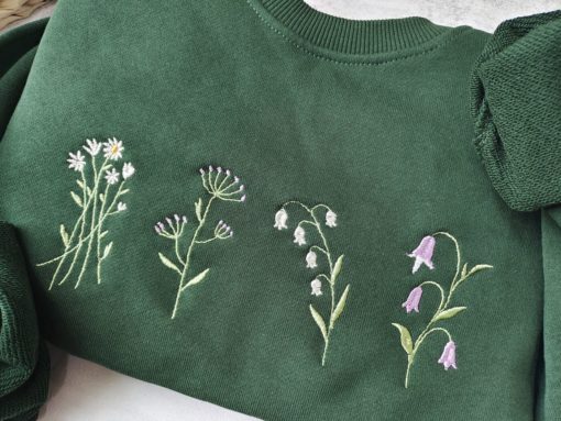 Daisy Embroidered Crewneck Sweatshirt Hoodie - A Floral Delight for Her