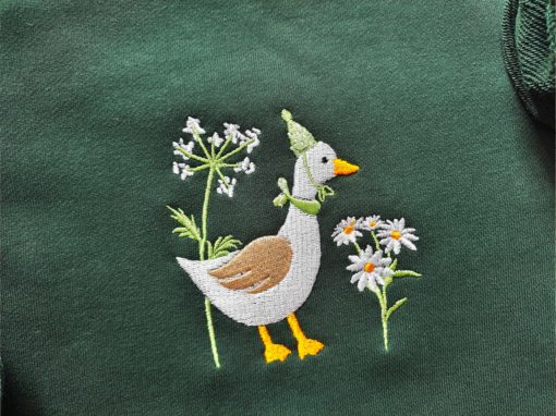 Cute Embroidered Duck and Daisy Crewneck Sweatshirt Hoodie: A Whimsical Gift for Animal Lovers